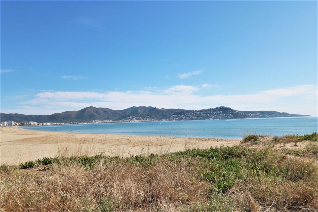 Delta Muga, Piso Muy Cerca De La Playa Apartment Empuriabrava Bagian luar foto
